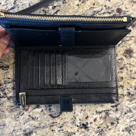Michael Kors wallet/wristlet, full leather, black and gold - Picture 4 of 6